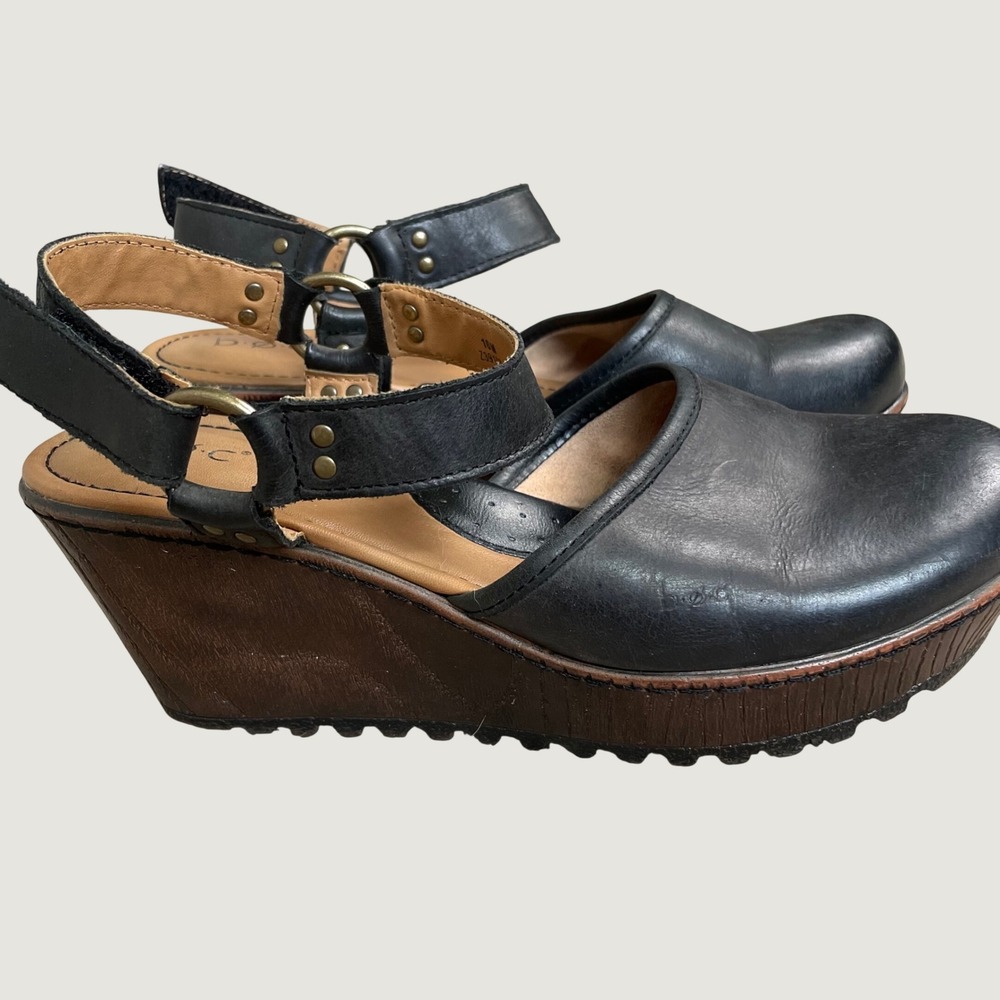b.o.c. Born Concept Black Leather Closed Toe Wedge Clog Sandals Size 10